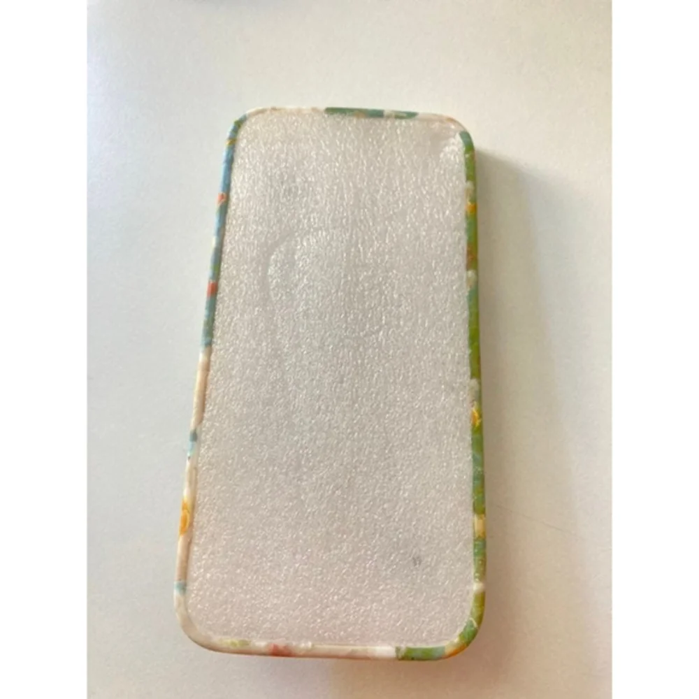no brand fits iphone